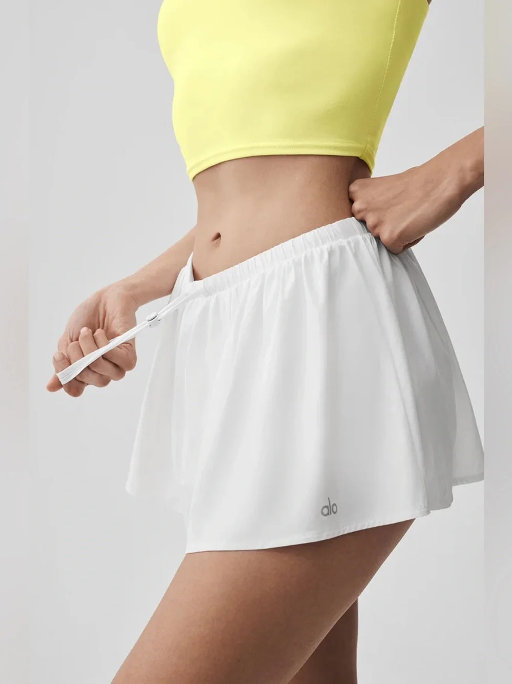 Alo Yoga Breezy Skirt White Size Small NWT